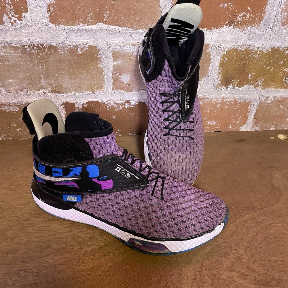 NIKE AIR Zoom UNVRS Vivid Purple‎ Sneakers Shoes SZ Men's 9.5 Womens 11